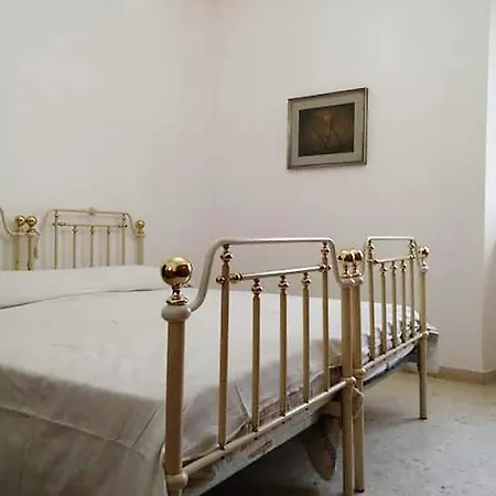 Hoarder's Appartement Fermo